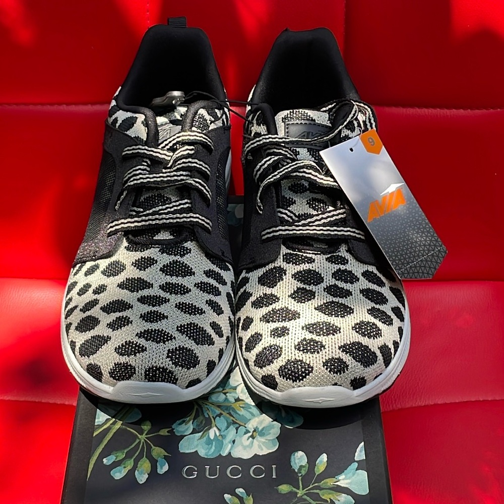 🆕💕 Avia Women's Deluxe Athletic Sneaker